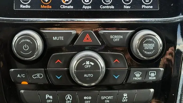 2019 Jeep Grand Cherokee Laredo