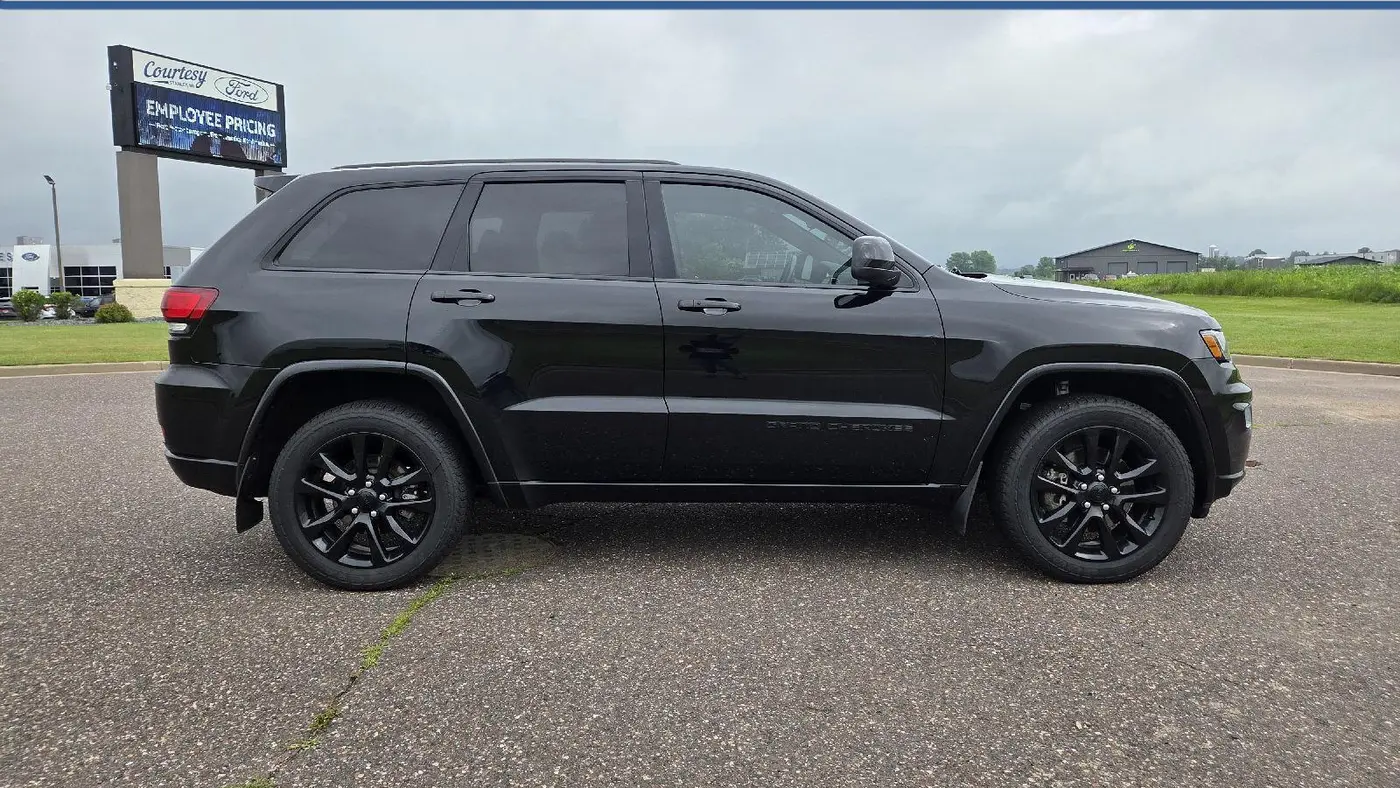 Preowned 2021 Jeep Grand Cherokee Laredo E for Sale