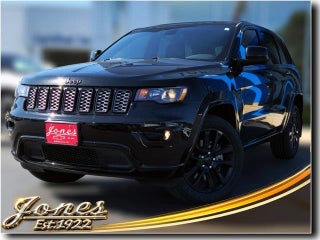 2022 Jeep Grand Cherokee WK with Diamond Black Crystal Pearlcoat Exterior