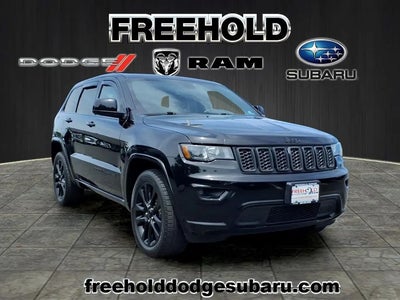 Photo of a 2018 Jeep Grand Cherokee 4X4 Altitude 4DR SUV for sale
