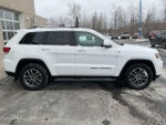 2020 Grand Cherokee Thumbnail 4