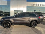 2016 Grand Cherokee Thumbnail 3