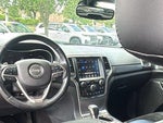 2017 Grand Cherokee Thumbnail 13
