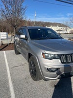 2017 Grand Cherokee Thumbnail 1