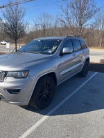 2017 Grand Cherokee Thumbnail 2
