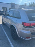 2017 Grand Cherokee Thumbnail 3