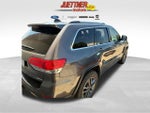 2019 Grand Cherokee Thumbnail 3