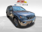 2019 Grand Cherokee Thumbnail 4