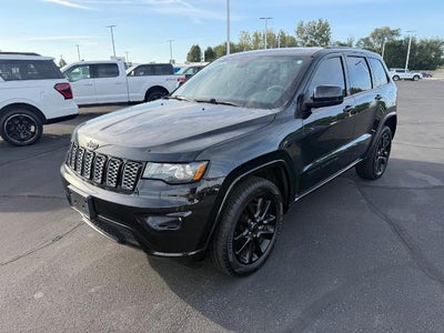 Photo of a 2019 Jeep Grand Cherokee 4X4 Laredo 4DR SUV for sale