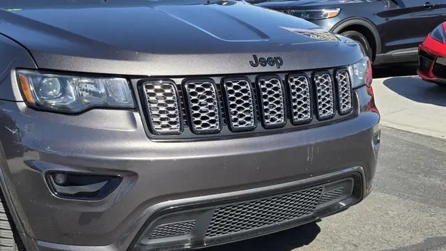 2019 Jeep Grand Cherokee Laredo