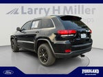 2021 Grand Cherokee Thumbnail 3