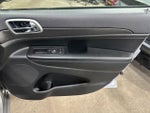 2017 Grand Cherokee Thumbnail 22