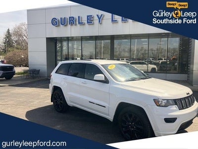 Photo of a 2017 Jeep Grand Cherokee 4X4 Laredo E 4DR SUV for sale