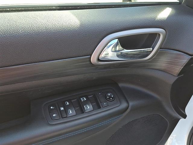 2019 Jeep Cherokee - $15,995