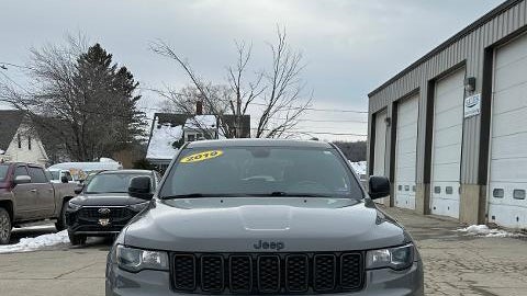 2019 Jeep Grand Cherokee Laredo