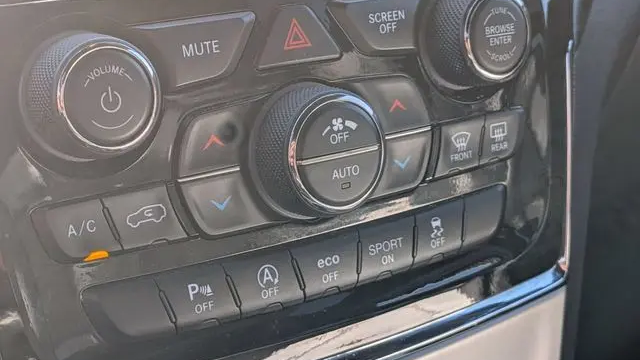 2019 Jeep Grand Cherokee Laredo