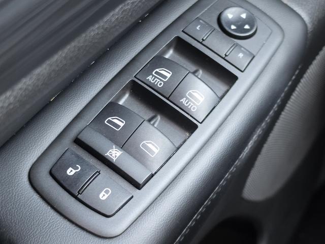 2021 Jeep Cherokee - $26,995