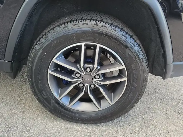 2020 Jeep Cherokee - $18,990