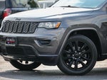 2017 Grand Cherokee Thumbnail 12