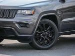2017 Grand Cherokee Thumbnail 15