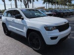 2019 Grand Cherokee Thumbnail 1