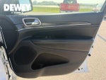 2017 Grand Cherokee Thumbnail 34
