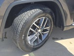 2017 Grand Cherokee Thumbnail 32