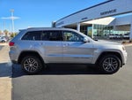 2017 Grand Cherokee Thumbnail 3