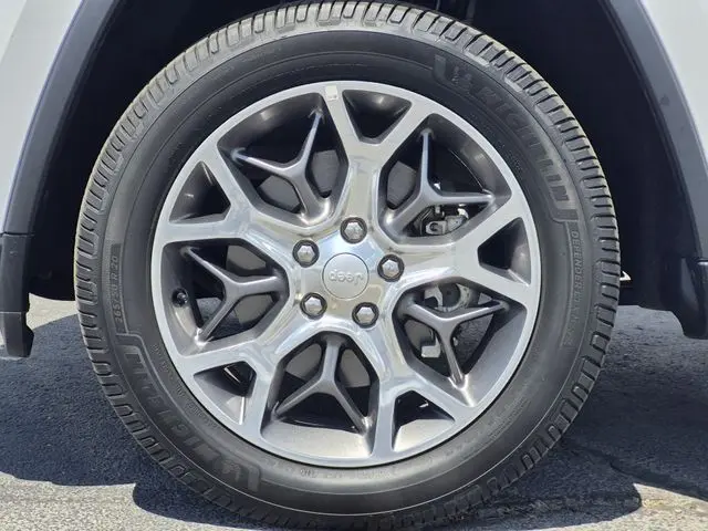 2022 Jeep Cherokee - $22,995
