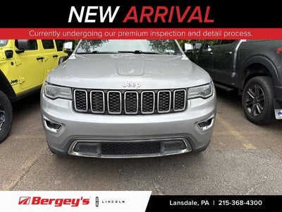 Photo of a 2017 Jeep Grand Cherokee 4X4 Limited 4DR SUV for sale
