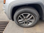 2017 Grand Cherokee Thumbnail 3