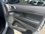 2017 Grand Cherokee Thumbnail 17