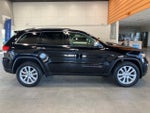 2017 Grand Cherokee Thumbnail 4