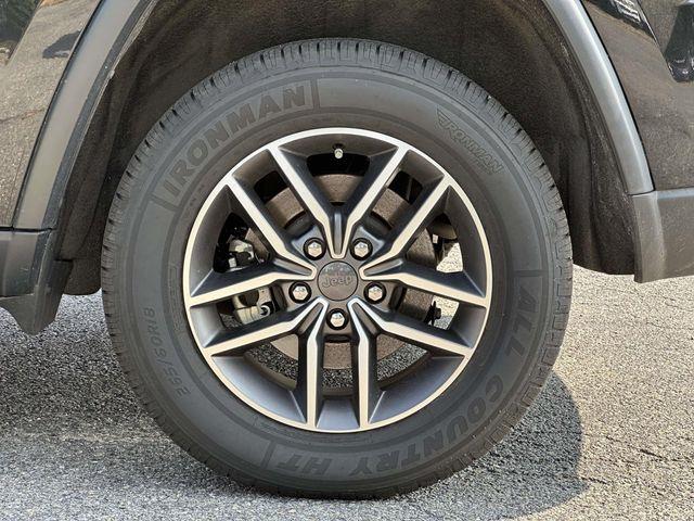 2022 Jeep Cherokee - $26,900