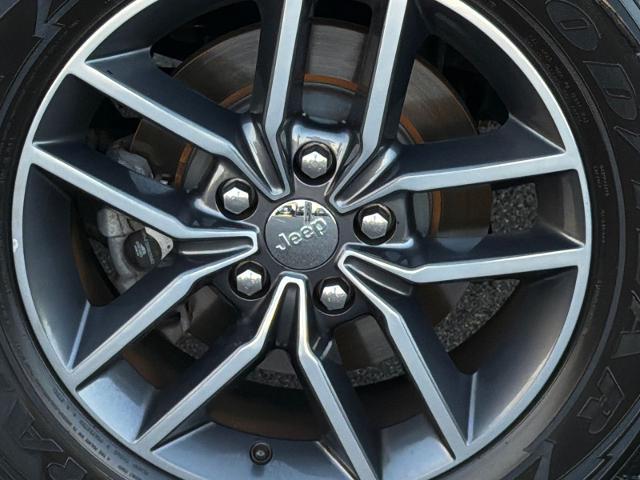 2017 Jeep Cherokee - $14,000