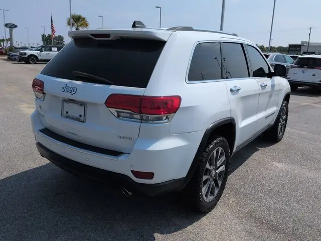 2018 Jeep Cherokee - $13,995