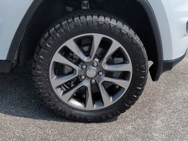 2018 Jeep Cherokee - $13,995
