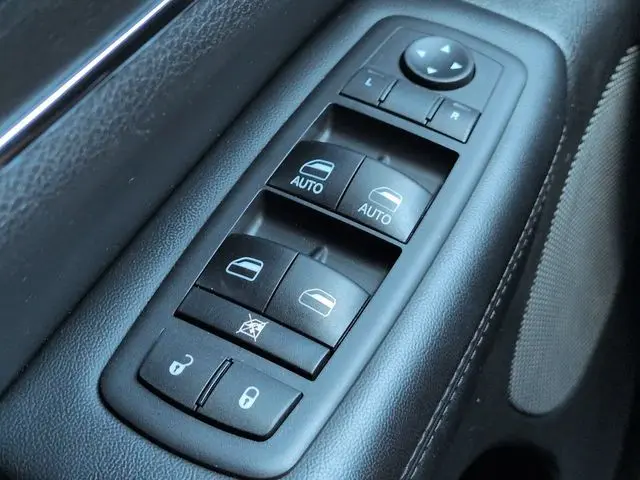 2018 Jeep Cherokee - $13,995