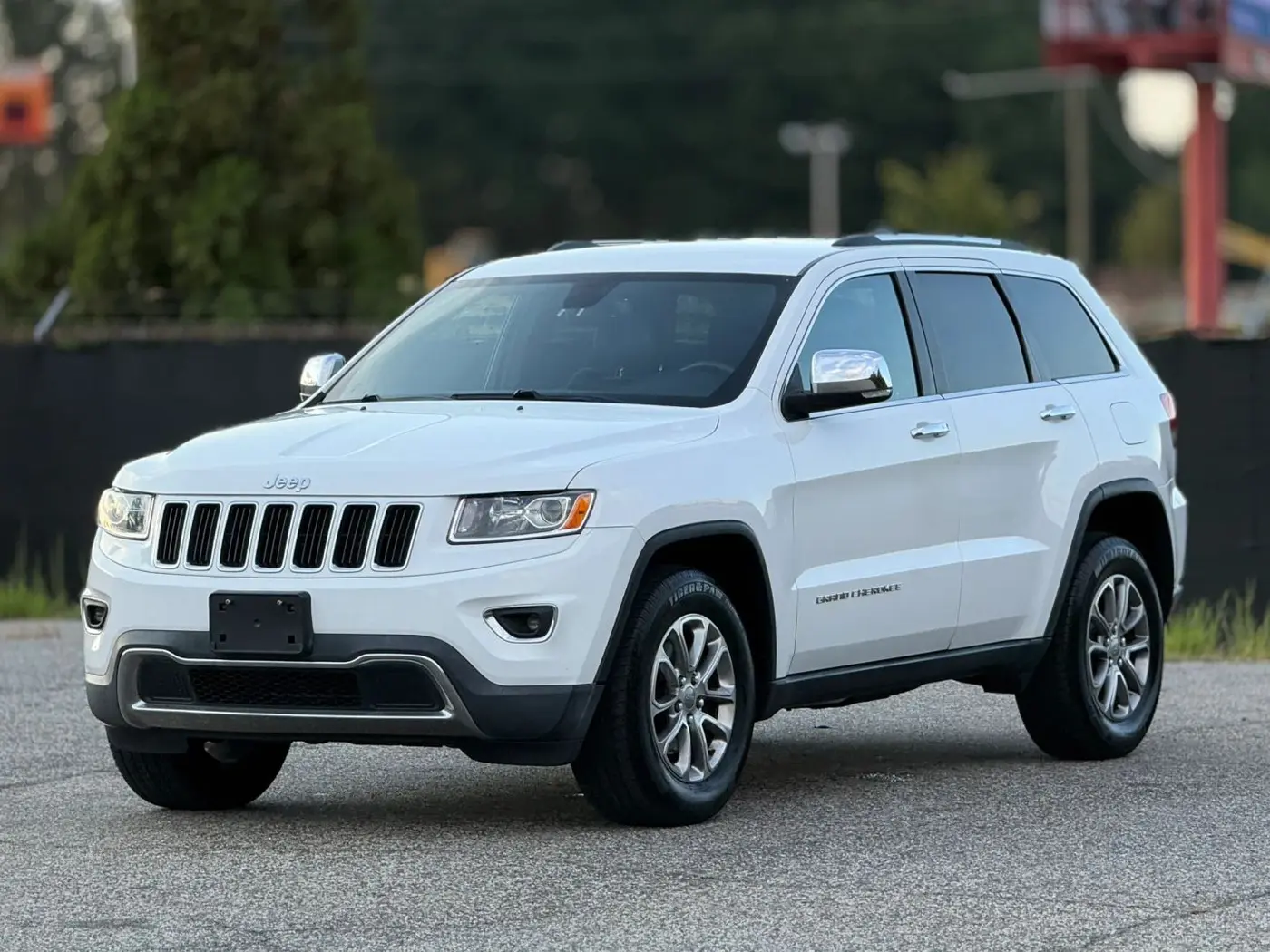 2015 Jeep Cherokee - $11,950