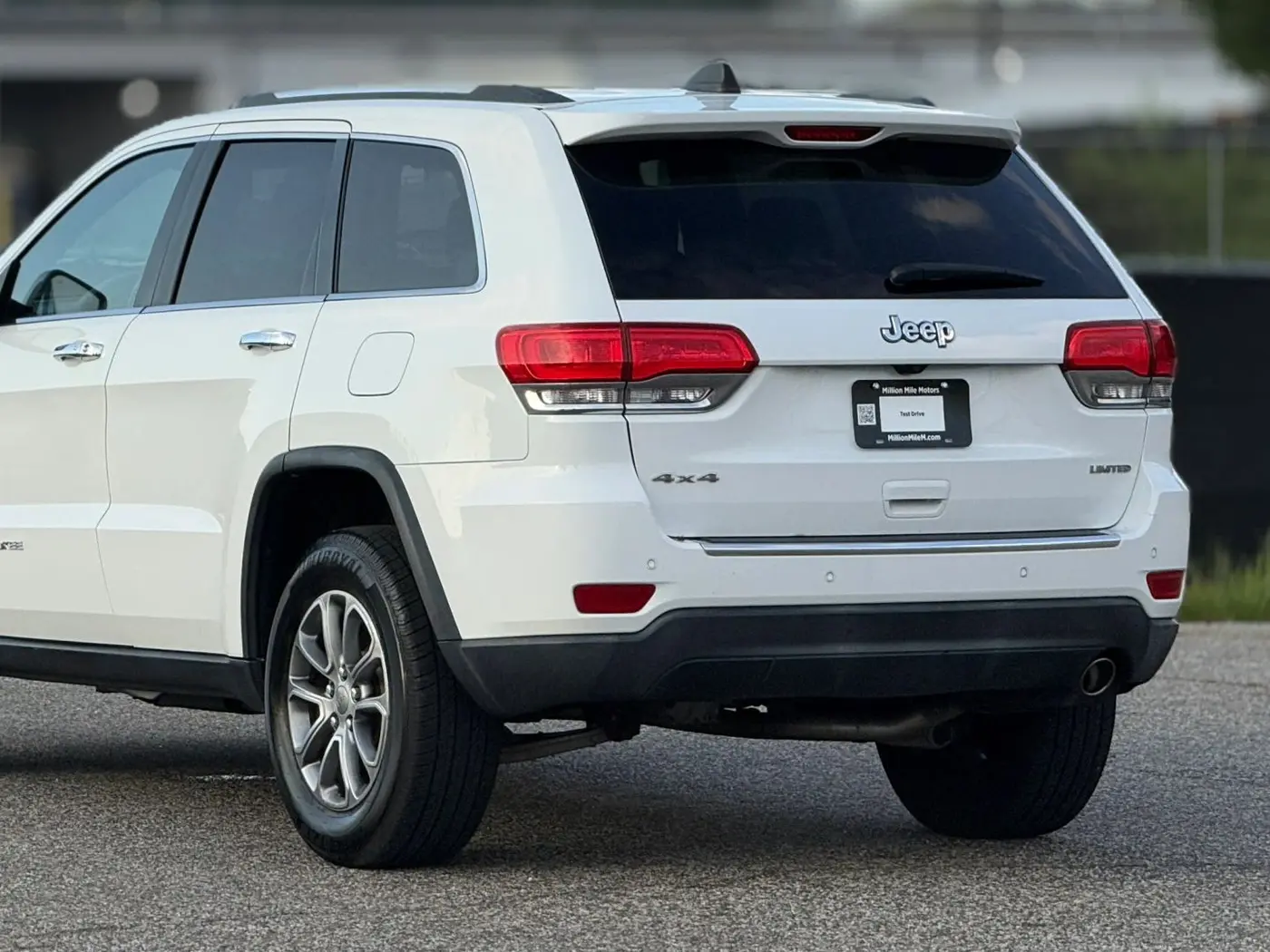 2015 Jeep Cherokee - $11,950