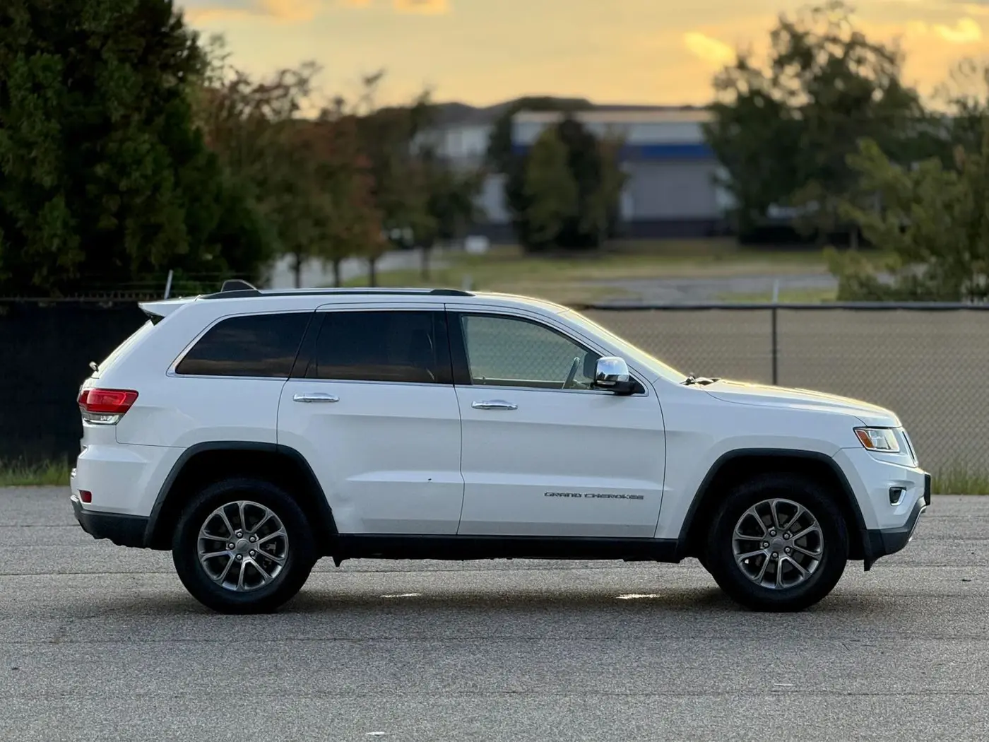 2015 Jeep Cherokee - $11,950