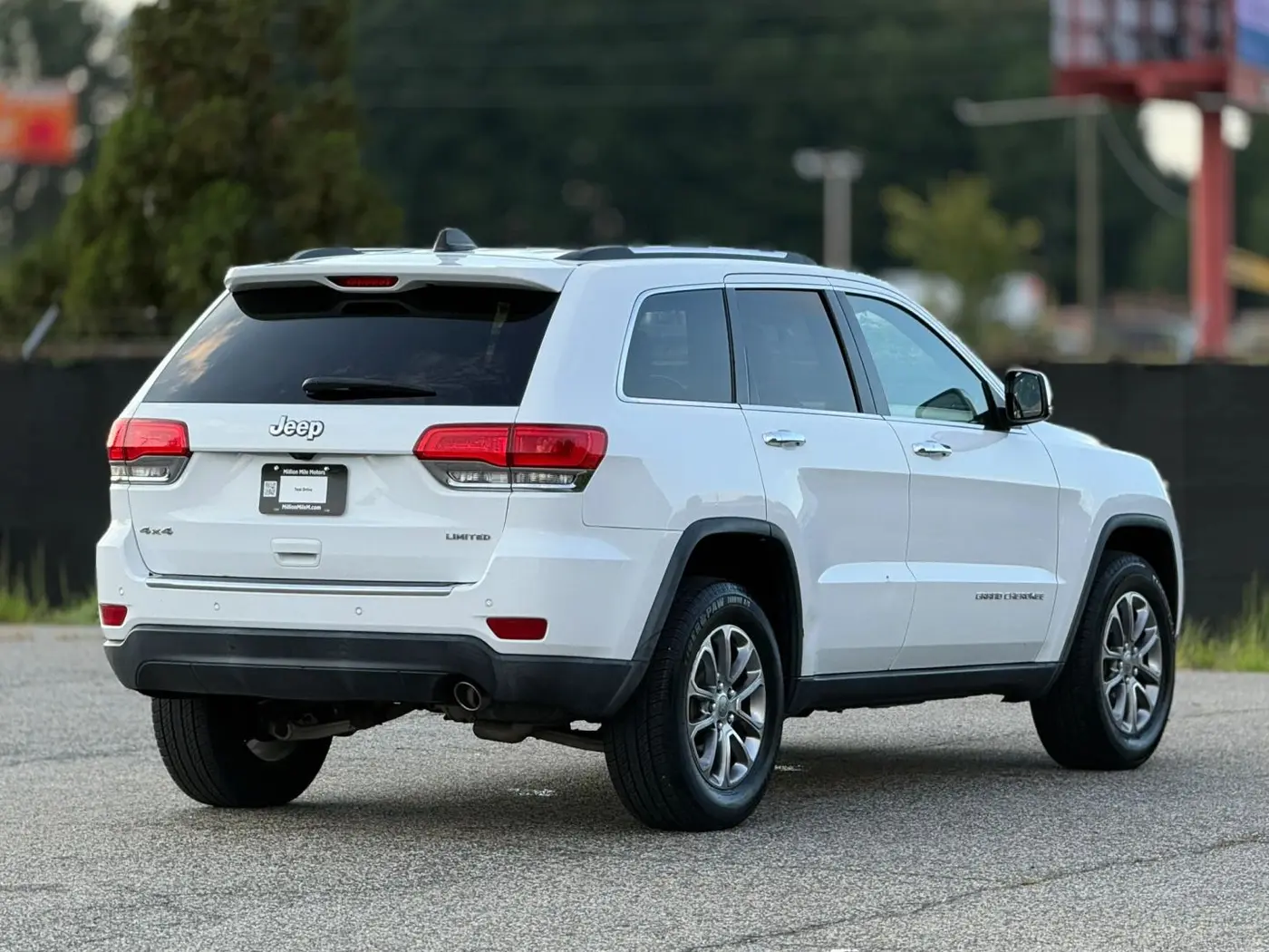 2015 Jeep Cherokee - $11,950