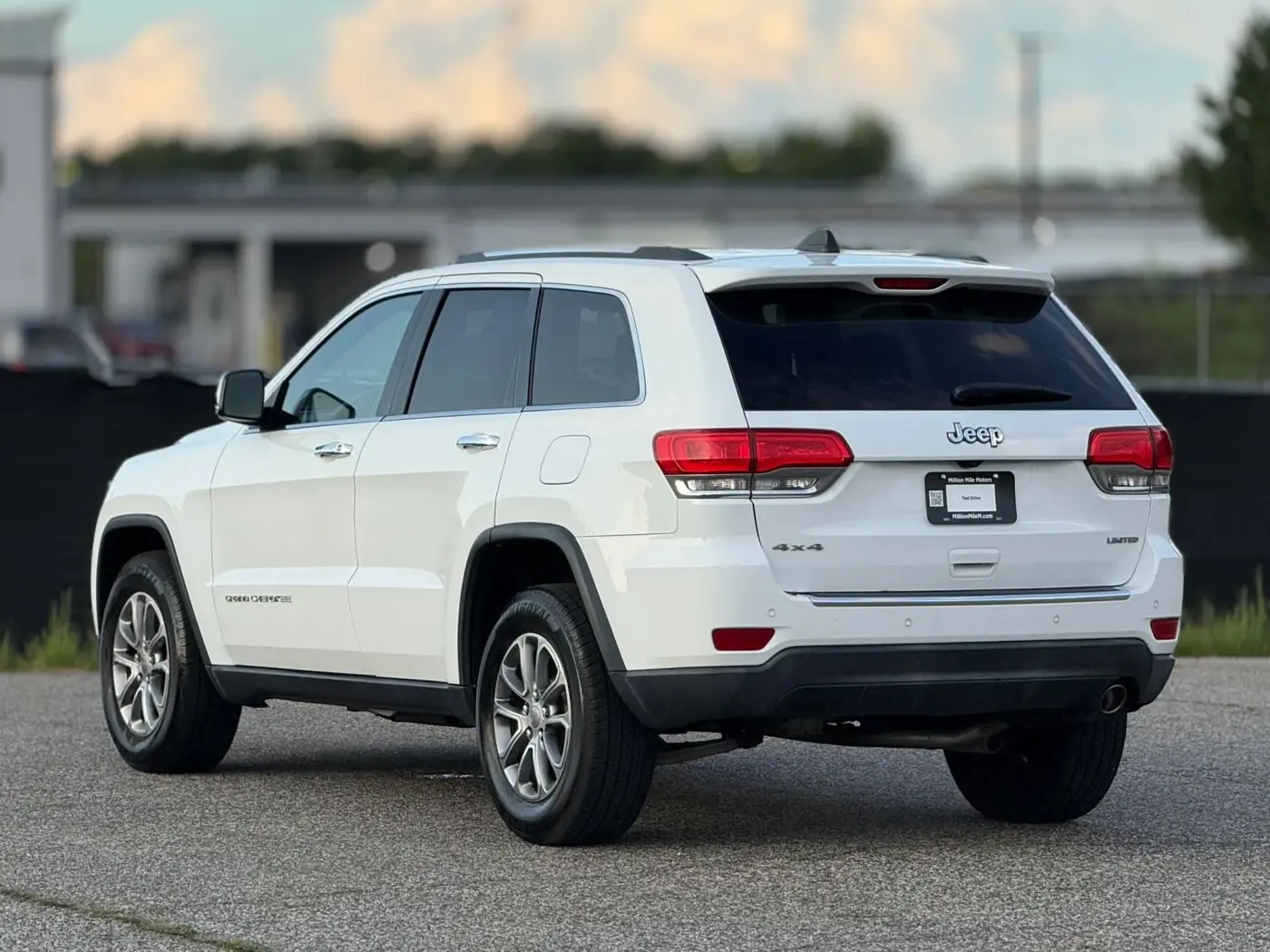 2015 Jeep Cherokee - $11,950