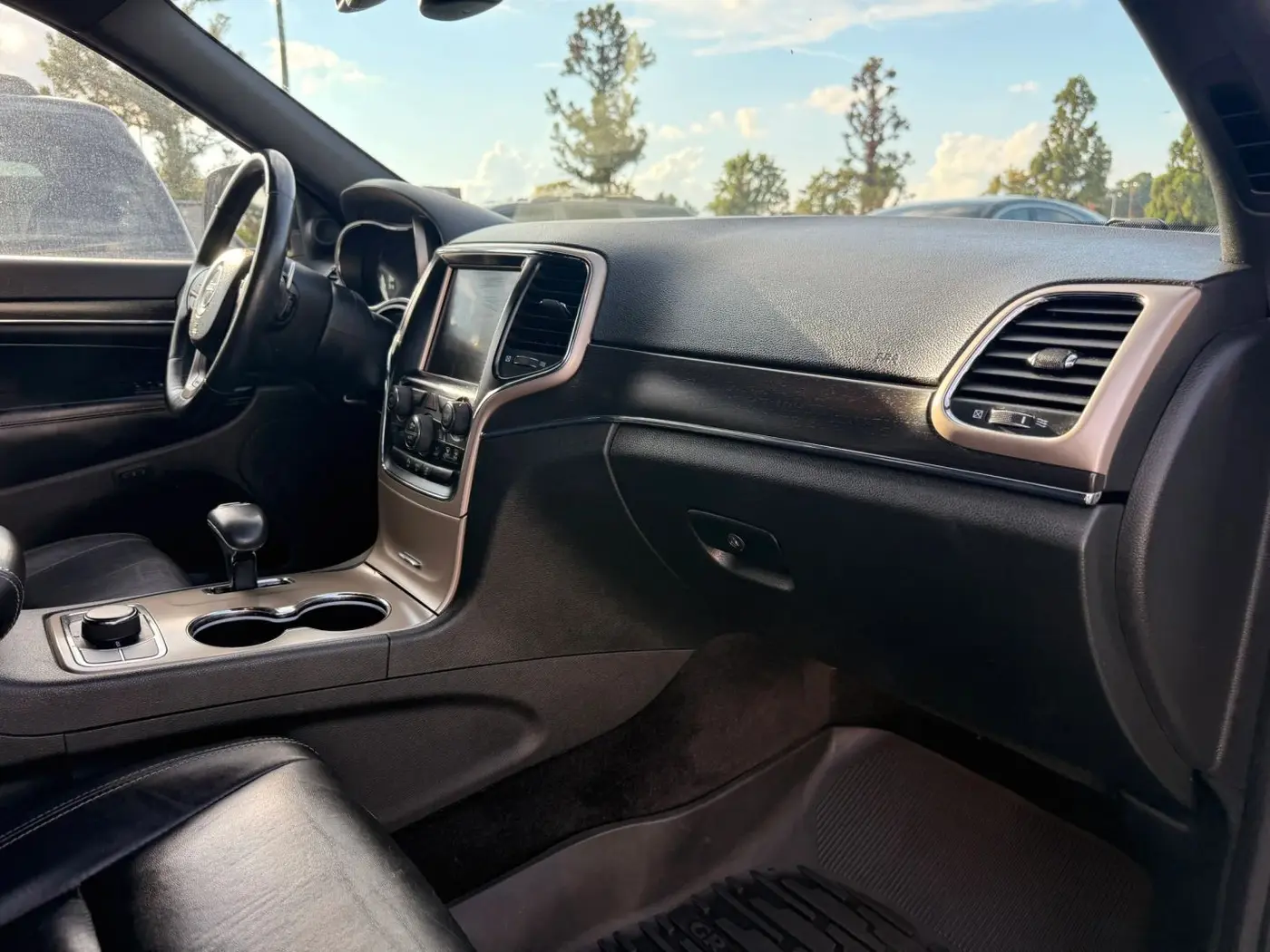 2015 Jeep Cherokee - $11,950