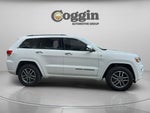 2020 Grand Cherokee Thumbnail 6