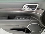 2016 Grand Cherokee Thumbnail 12
