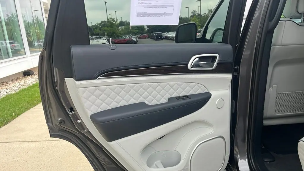 2021 Jeep Grand Cherokee Summit