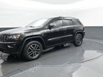 2020 Grand Cherokee Thumbnail 2