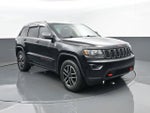 2020 Grand Cherokee Thumbnail 3