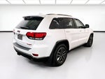 2019 Grand Cherokee Thumbnail 4
